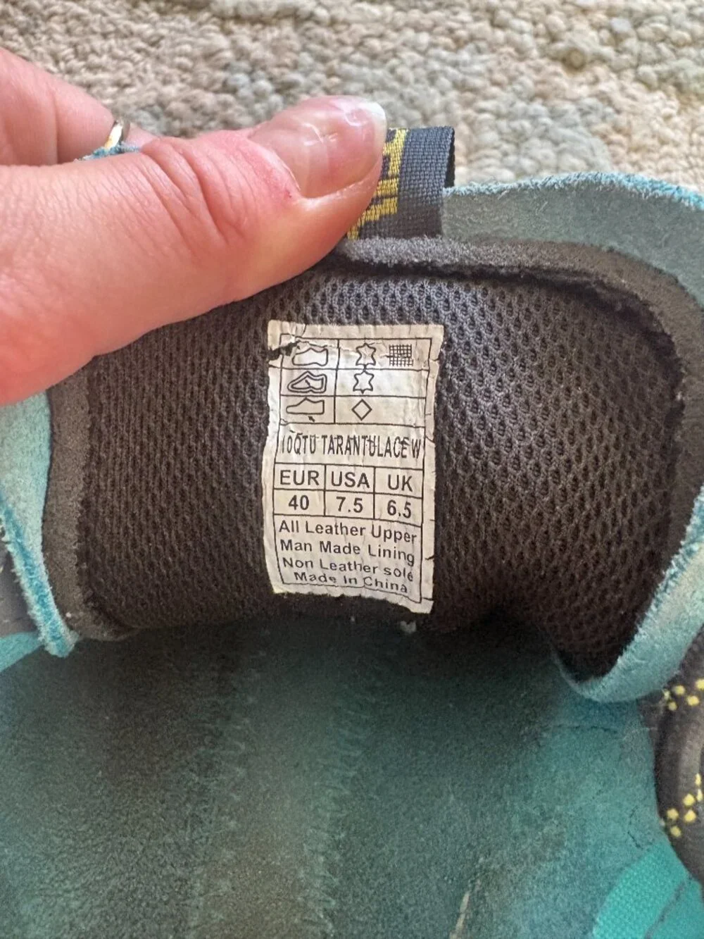 La Sportiva Tarentulace Rock Climbing Shoes Women's Size 7.5